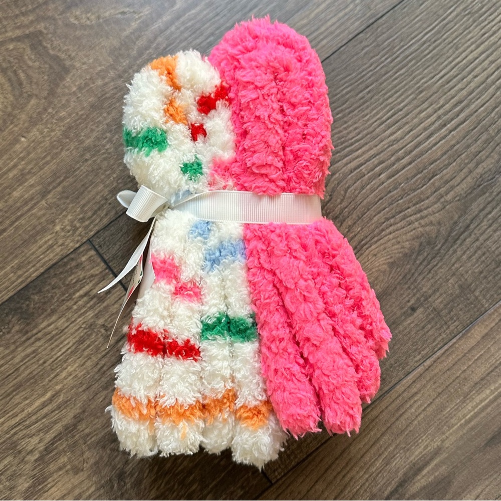 NWT Target Wondershop “Oh What Fun” Fuzzy Socks